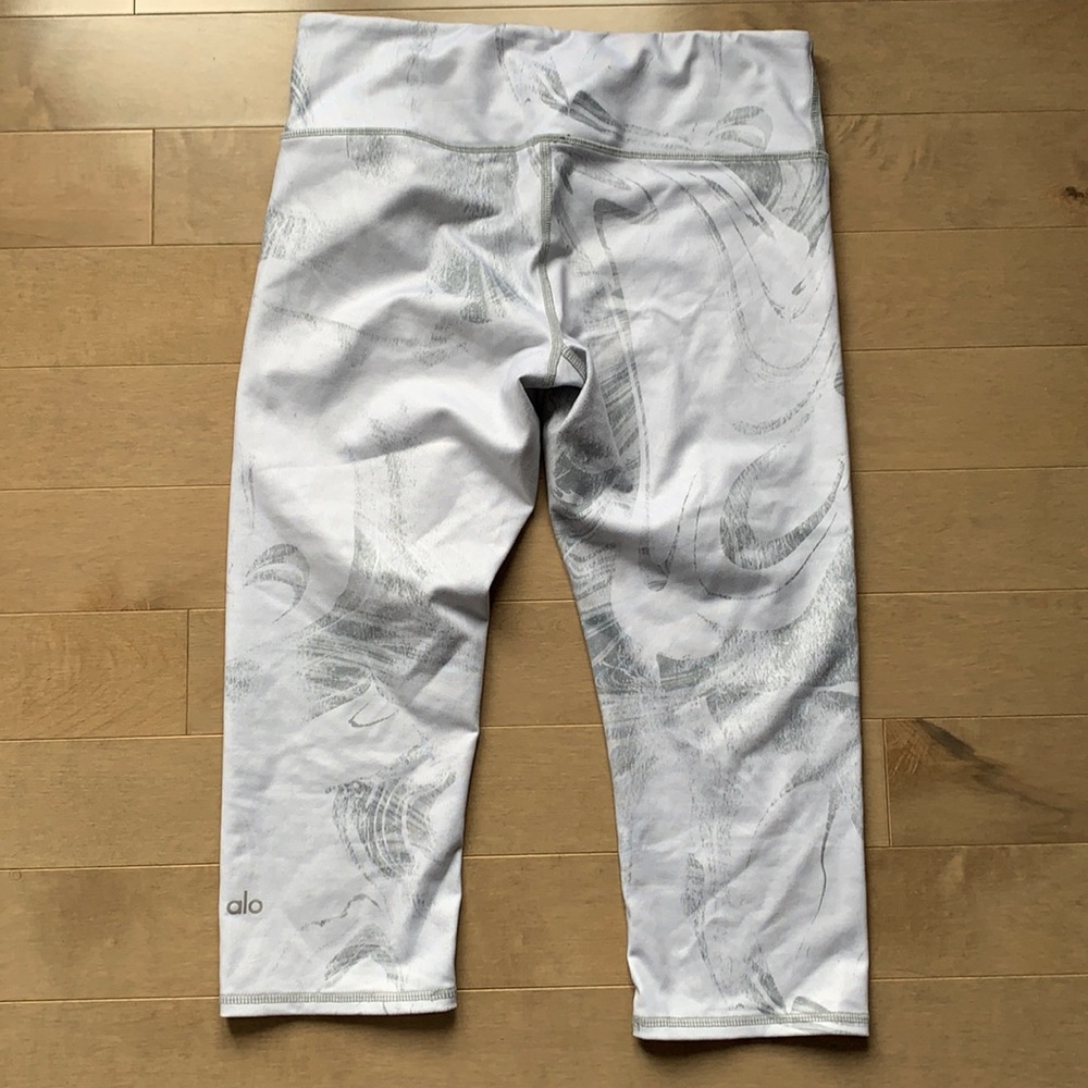 Alo Yoga crops